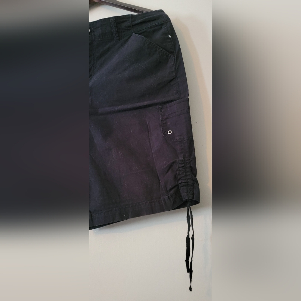 Shorts - Picture 3 of 7